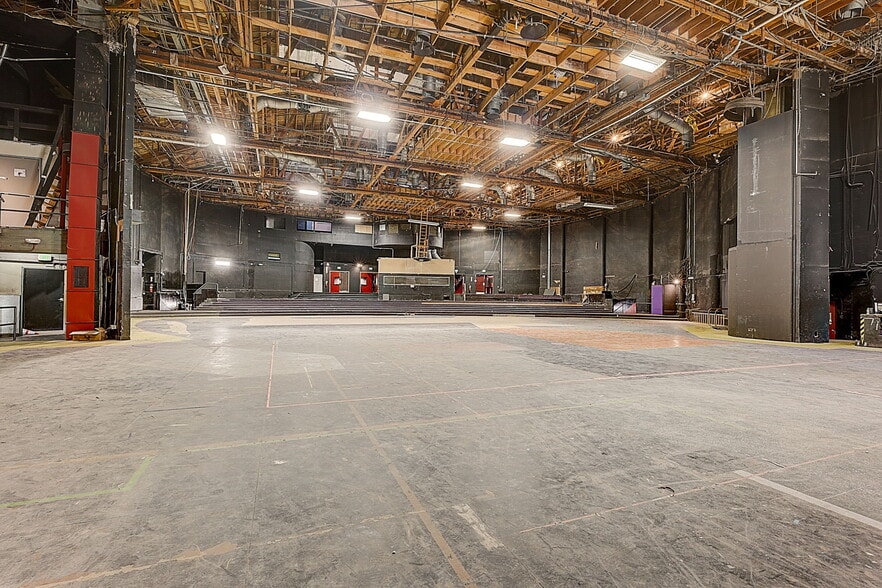 More Photos Of 6230 W Sunset Blvd, Los Angeles Movie Radio TVStudio For Sale