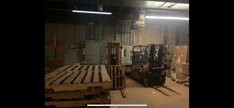 More Photos Of 1206 25th St E, Hibbing Warehouse For Sale