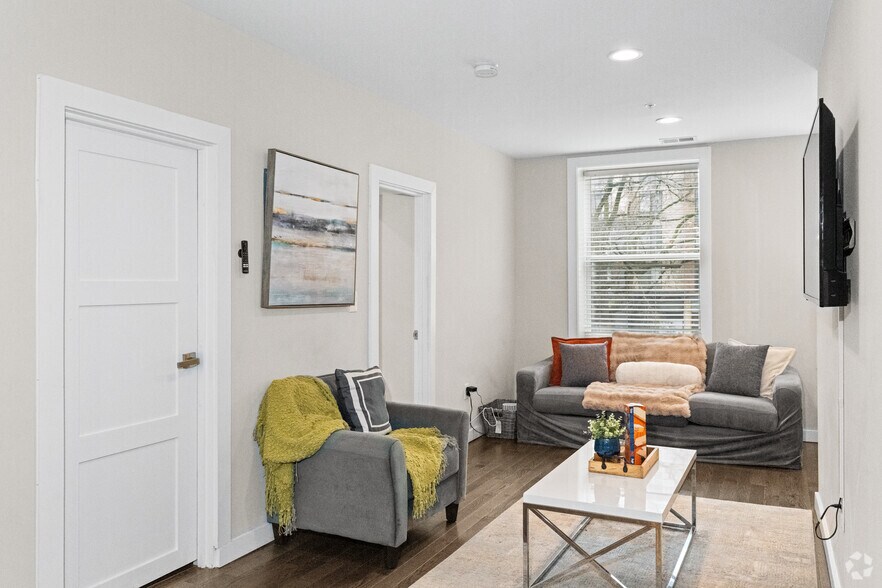 More Photos Of 1414 Pennsylvania Ave SE, Washington Apartments For Sale