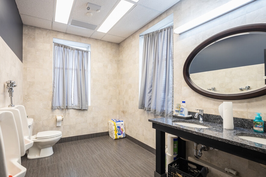 More Photos Of 146 Railroad Ave, Sayville Office For Sale