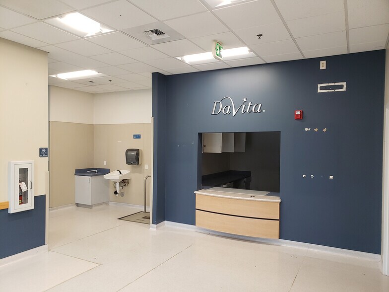 More Photos Of 2500 NW 229th Ave, Hillsboro Light Distribution For Sale