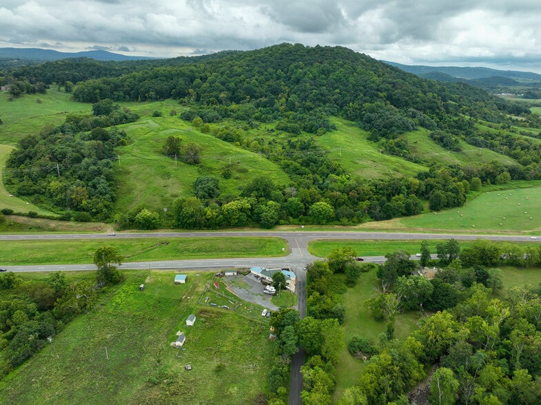More Photos Of 12167 Lee Hwy, Sperryville Veterinarian Kennel For Sale