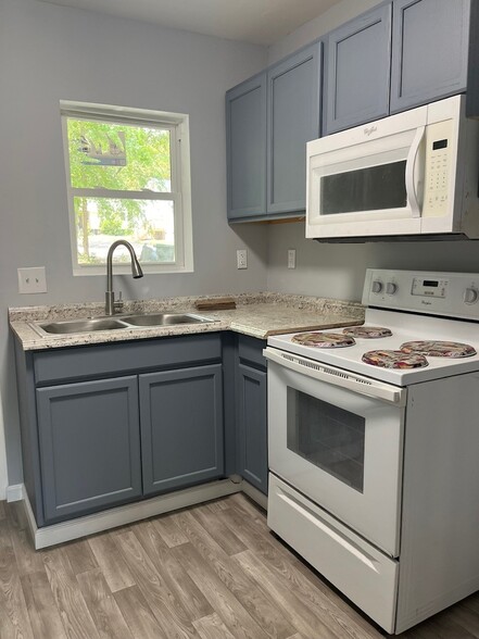 Primary Photo Of 2906 School House Rd, Columbia Multifamily For Sale