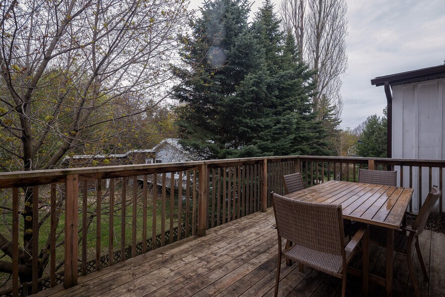 More Photos Of 210 Arlberg Cres, Blue Mountains Specialty For Sale