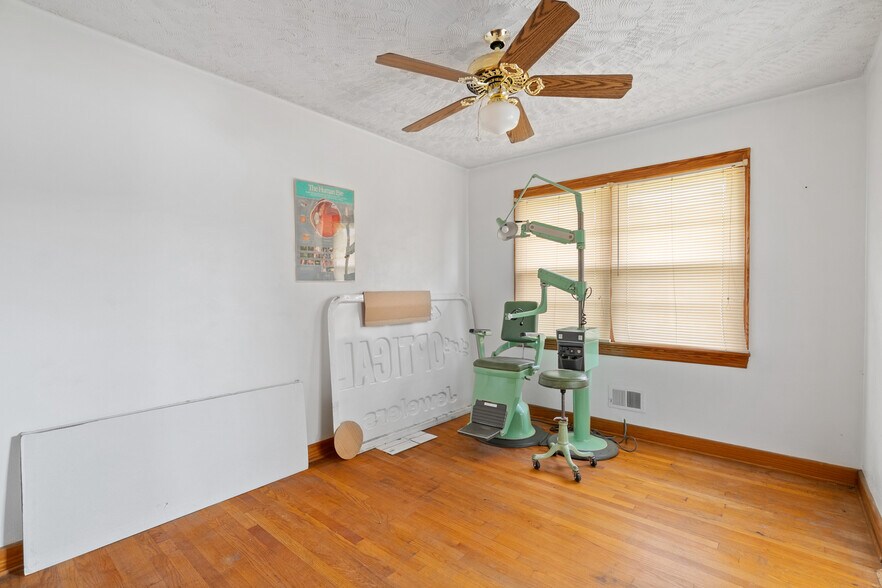 More Photos Of 6041 Indian River Rd, Virginia Beach Office Residential For Sale