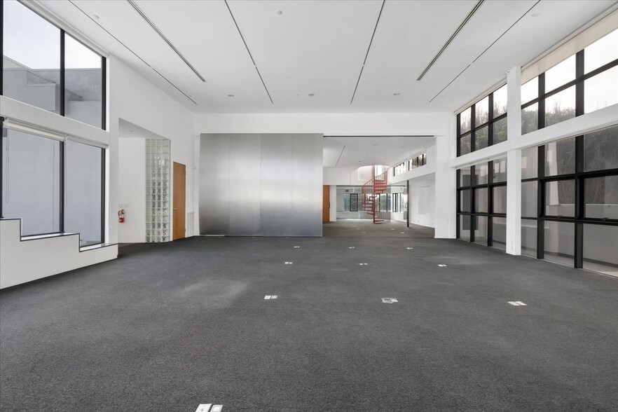 More Photos Of 2525 Main St, Santa Monica Office For Lease