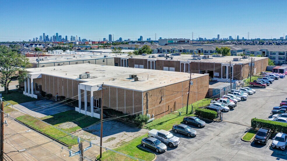 More Photos Of 6855 Wynnwood Ln, Houston Unknown For Lease