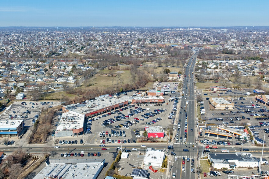 More Photos Of 1170-1194 Wantagh Ave, Wantagh Bank For Lease