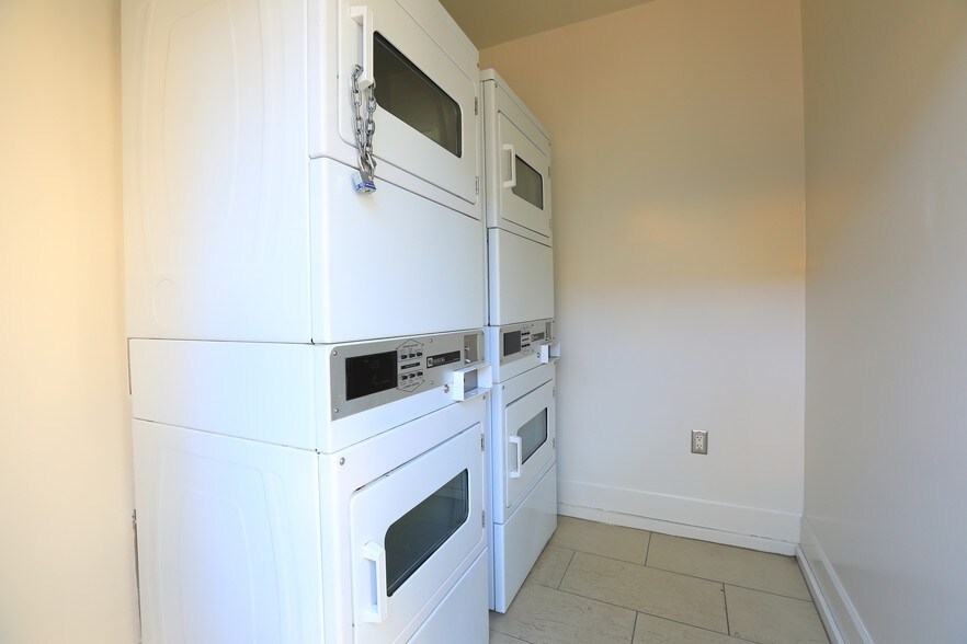 More Photos Of 21909 Lanark St, Canoga Park Apartments For Sale