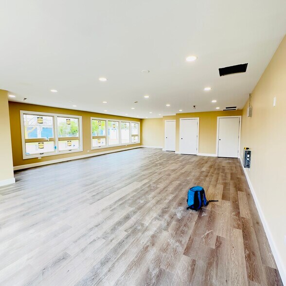 More Photos Of 700 E North St, Elburn Service For Sale