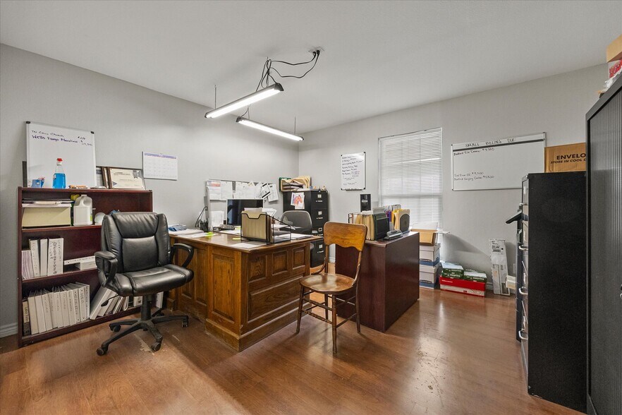 More Photos Of 1101 Willy Vester Rd, Van Alstyne Warehouse For Sale