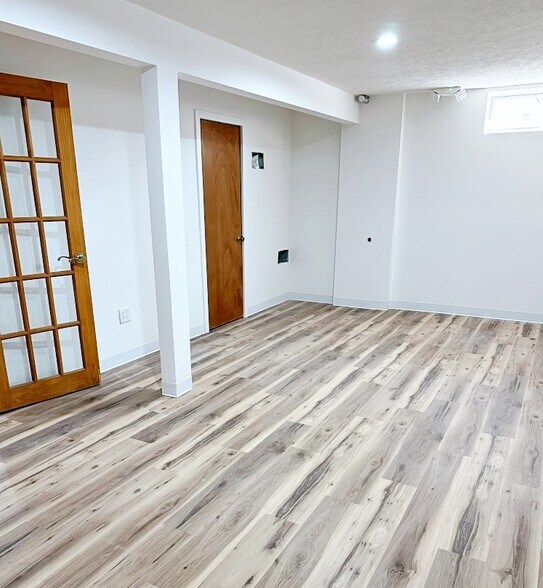 More Photos Of 3843 Harrison St, Bellevue Office For Sale