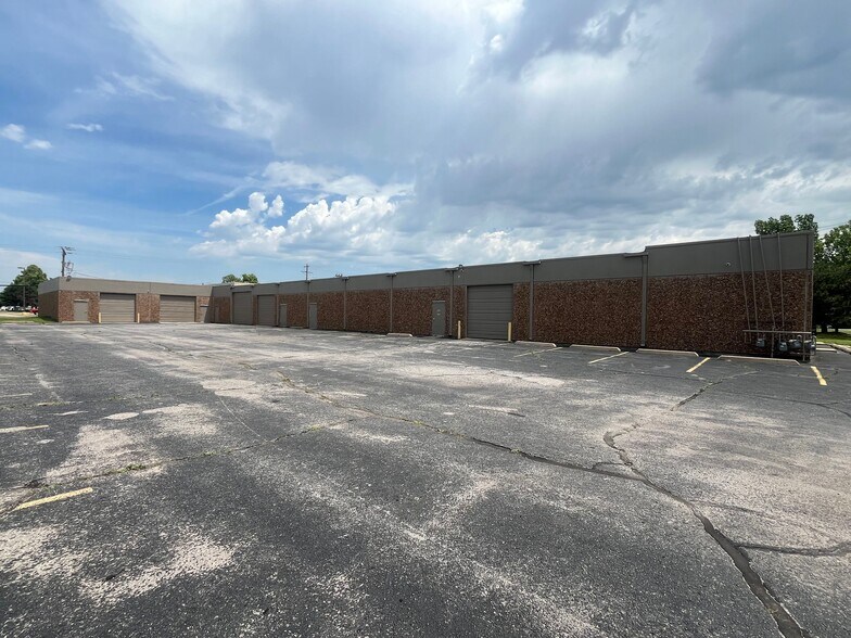 More Photos Of 4219 Charter Ave, Oklahoma City Distribution For Lease