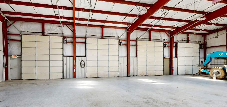 More Photos Of 1457A E Robinson Ave, Springdale Warehouse For Lease