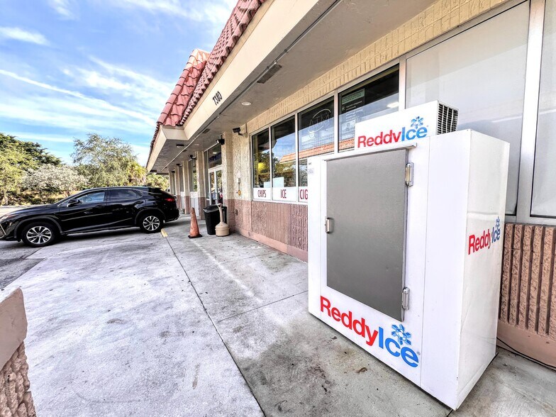 More Photos Of 7380 Wiles Rd, Coral Springs Freestanding For Sale