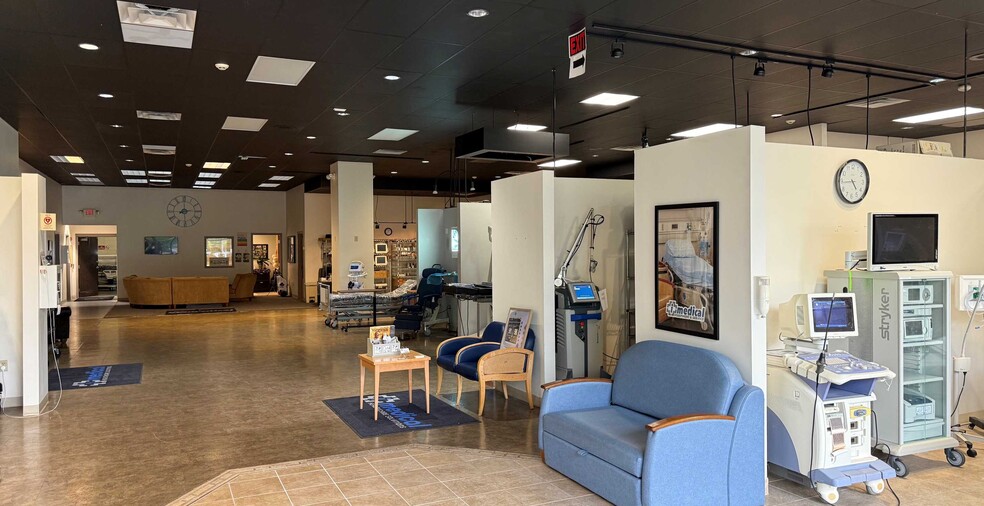More Photos Of 11351 International Dr, Richmond Warehouse For Lease