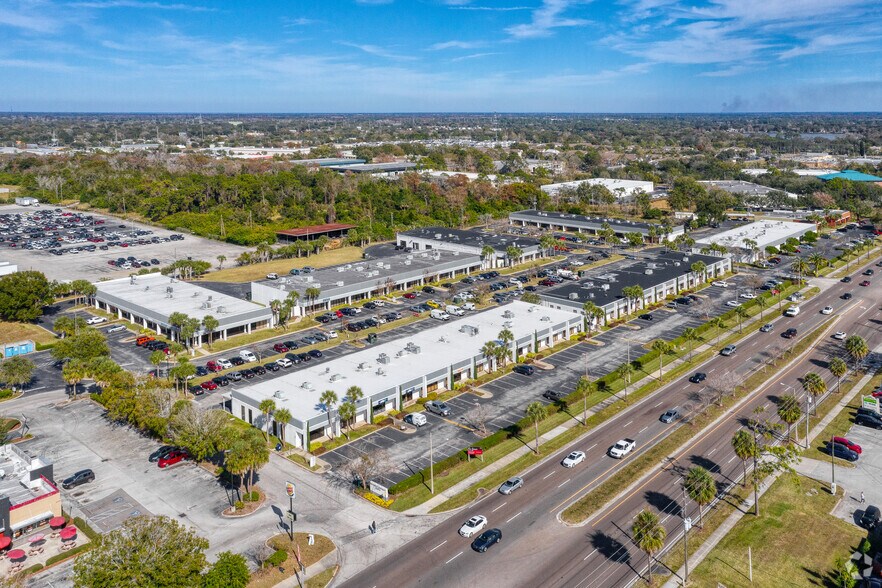 More Photos Of 7001-7021 University Blvd, Winter Park Flex For Lease