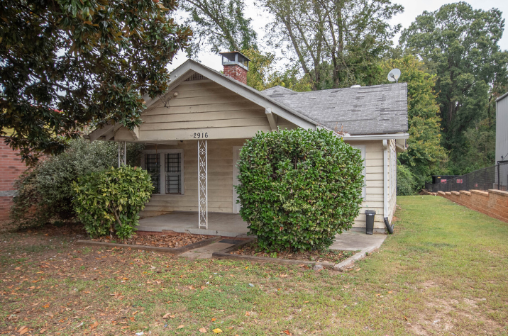 Primary Photo Of 2916 Memorial Dr SE, Atlanta Storefront Retail Office For Sale