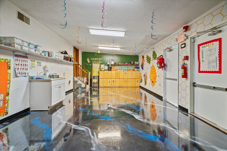 More Photos Of 1718 S Beltline Blvd, Columbia Daycare Center For Sale