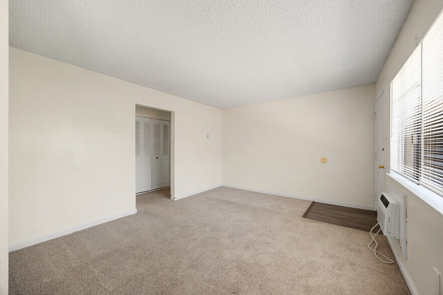 More Photos Of 2323 W St, Sacramento Apartments For Sale
