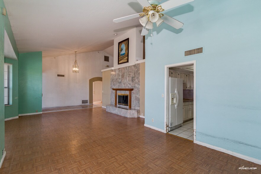 More Photos Of 14414 N 29th St, Phoenix Assisted Living For Lease