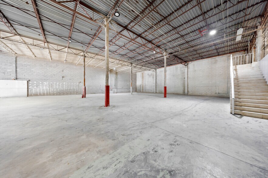 More Photos Of 2601 NW 105th Ave, Miami Warehouse For Sale