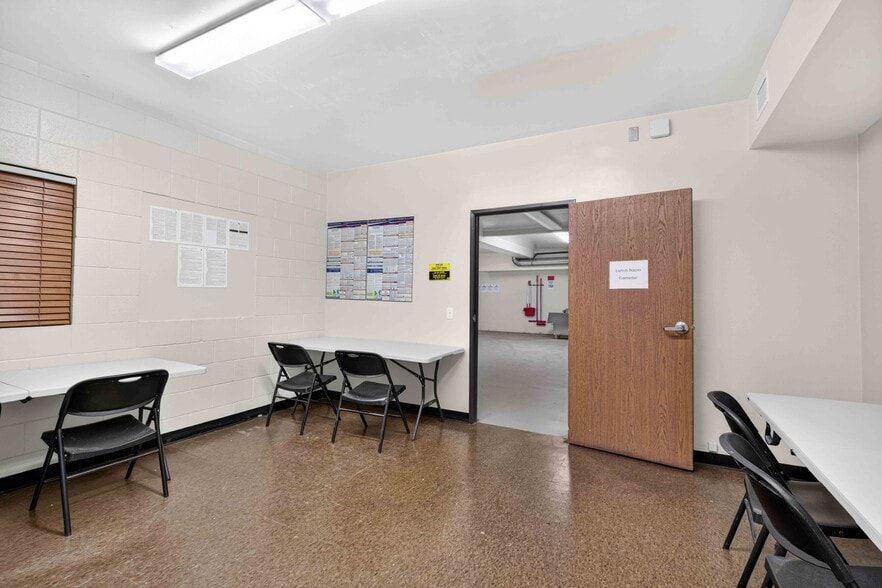 More Photos Of 12220 Rivera Rd, Whittier Warehouse For Lease