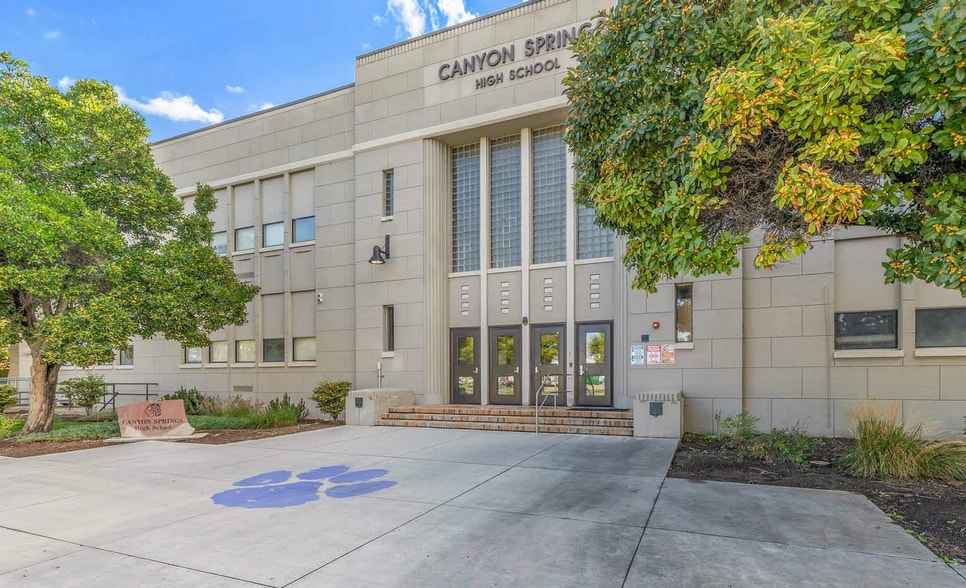 More Photos Of 503, 511, & 516 N 11th Avenue & E. Elgin Street, Caldwell Schools For Sale