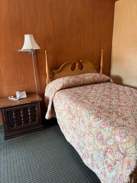 More Photos Of 1869 S Church Ave, Louisville Hotel For Sale