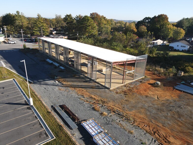 More Photos Of 110 Whitewood Blvd, Johnson City General Retail For Lease