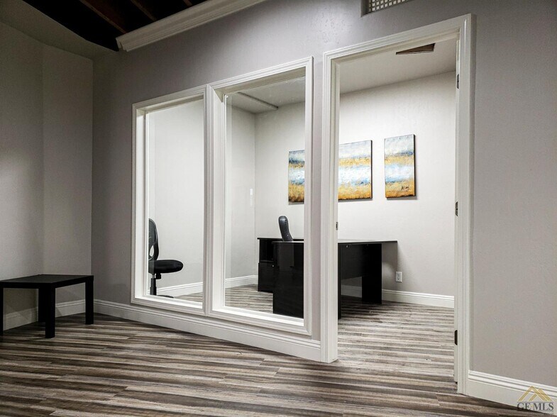 More Photos Of 430 18th St, Bakersfield Loft Creative Space For Lease