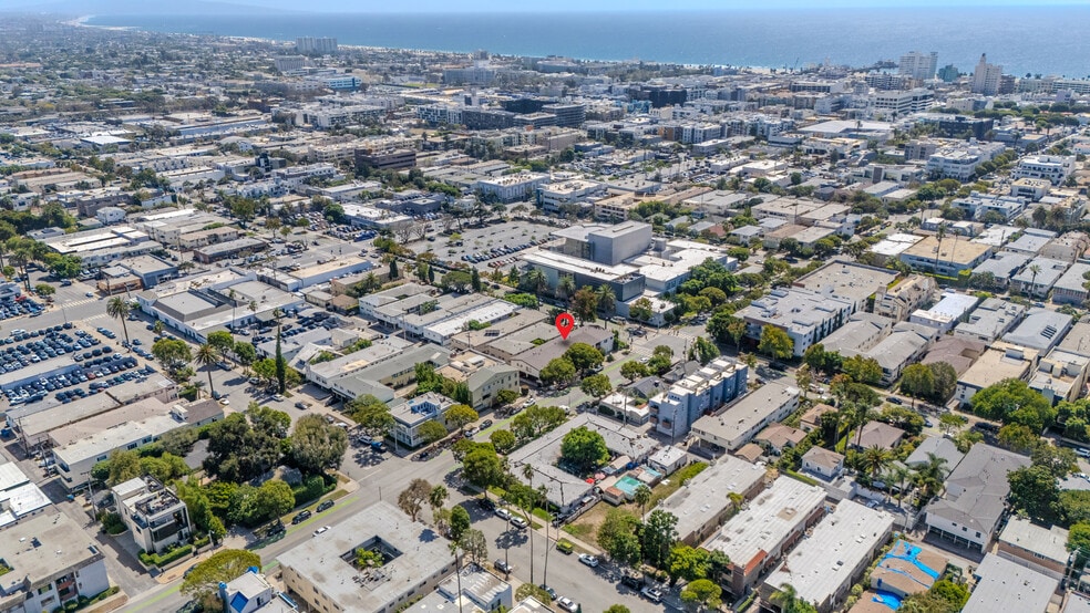 More Photos Of 1301 11th St, Santa Monica Apartments For Sale