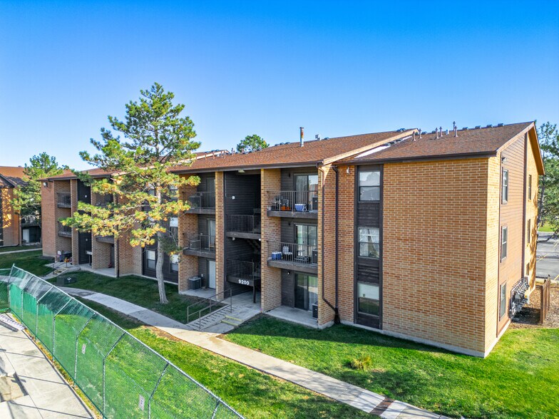 Primary Photo Of 9200-9330 Hunter Dr, Orland Hills Apartments For Sale