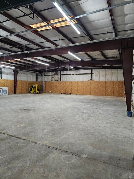 More Photos Of 6221 Monticello Rd, Columbia Warehouse For Lease