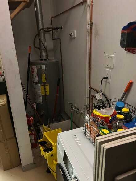 More Photos Of 3045 Monsarrat Ave, Honolulu Freestanding For Lease