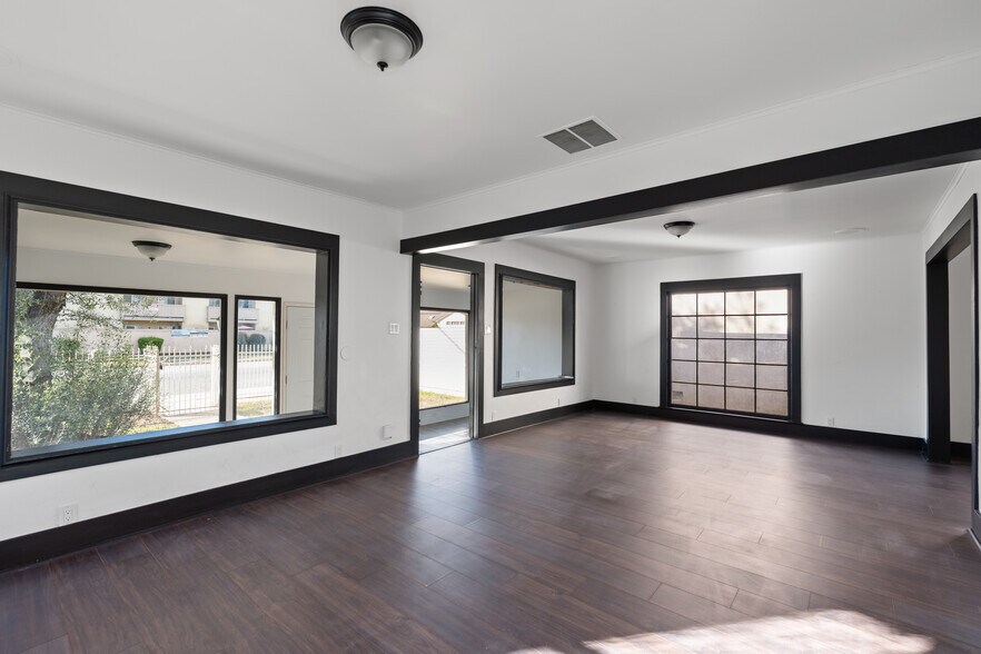 More Photos Of 1825 Baker St, Bakersfield Specialty For Sale