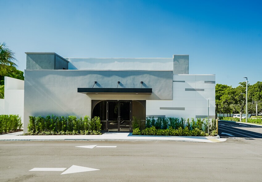 More Photos Of 990-1000 N Federal Hwy, Boca Raton Storefront Retail Office For Lease