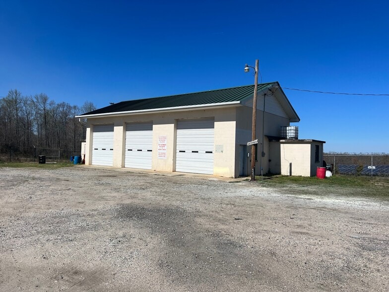 More Photos Of 1625 N US Highway 29, Salisbury Flex For Sale