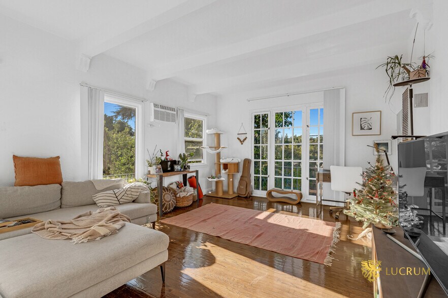 More Photos Of , Los Angeles Multifamily For Sale