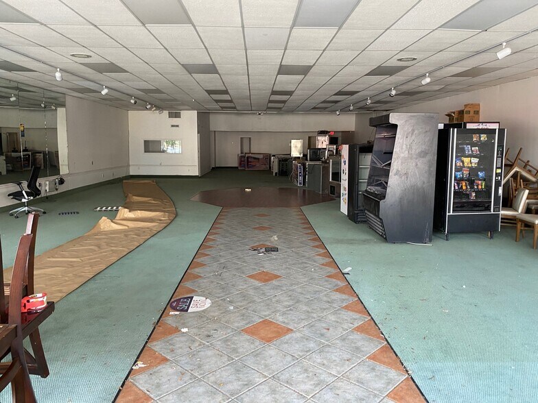 More Photos Of 11305 Georgia Ave, Silver Spring General Retail For Sale