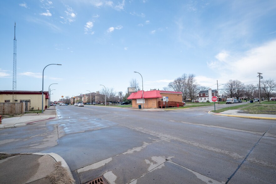 More Photos Of 196 Visger Rd, River Rouge Freestanding For Sale