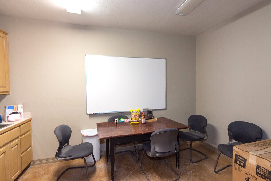 More Photos Of 2520 W Highway 290, Dripping Springs Light Manufacturing For Sale