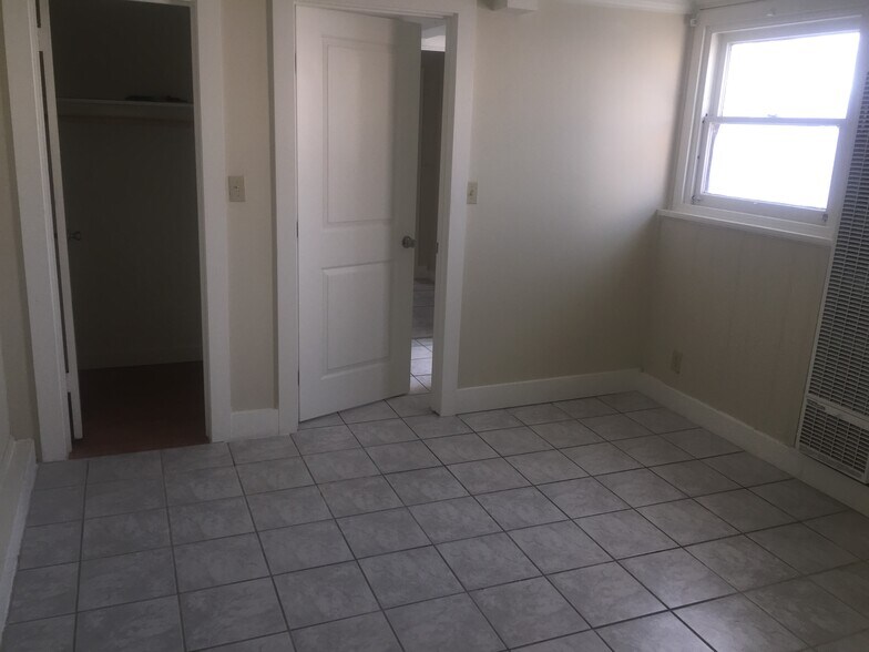 More Photos Of 2016-2020 E Main St, Ventura Storefront Retail Office For Sale