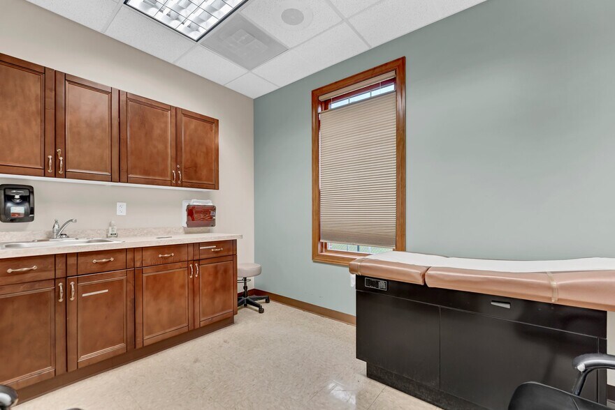 More Photos Of 9095 Main St, Clarence Medical For Lease