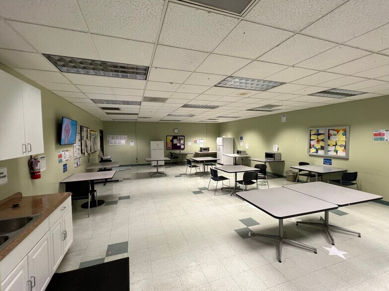 More Photos Of 2415 W 6th St, Los Angeles Office For Lease