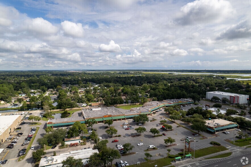 More Photos Of 14333 Beach Blvd, Jacksonville Unknown For Lease