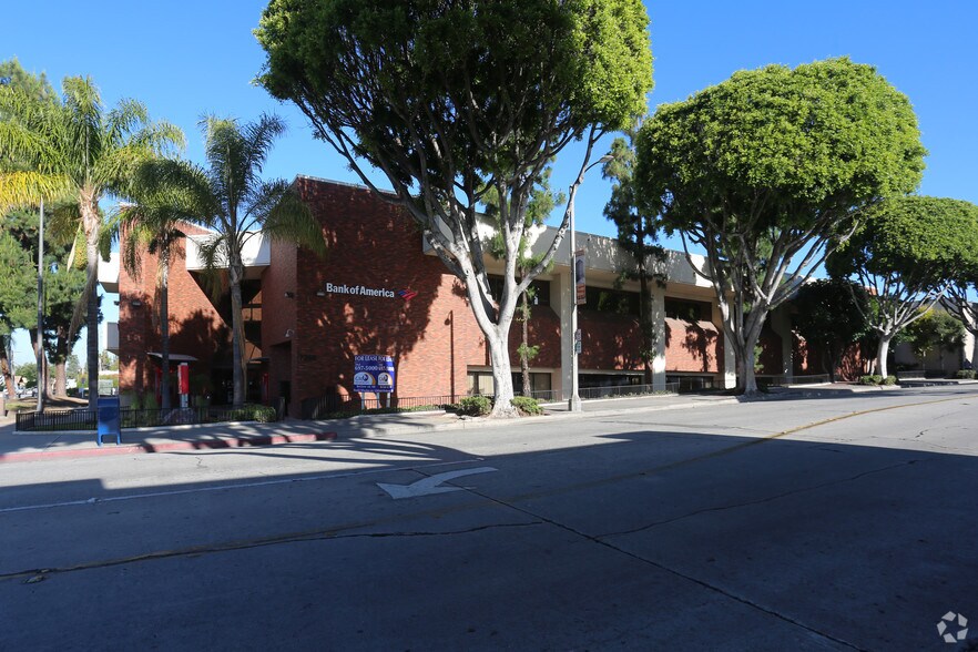 Primary Photo Of 7255 Greenleaf Ave, Whittier Bank For Lease