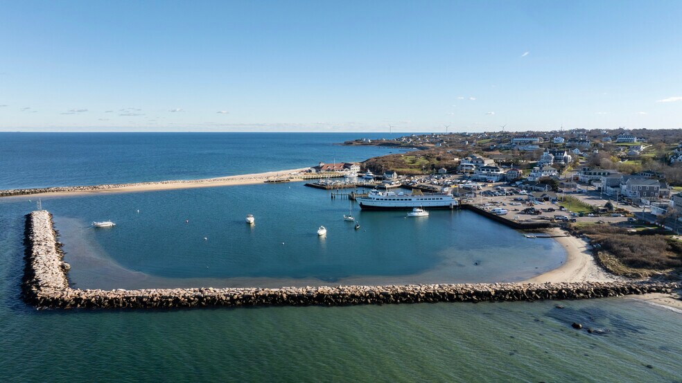 More Photos Of 212 Water St, Block Island Storefront For Sale
