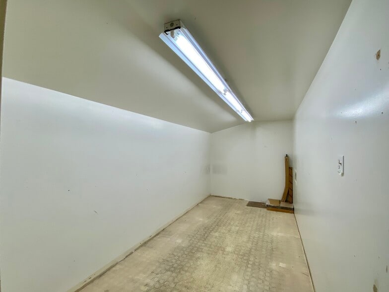 More Photos Of 915 N Hanover St, Elizabethtown Medical For Sale