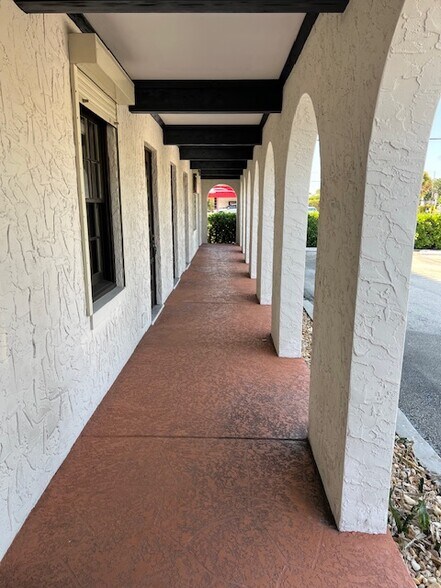 More Photos Of 386 396 Malverne Blvd, West Palm Beach Office For Lease